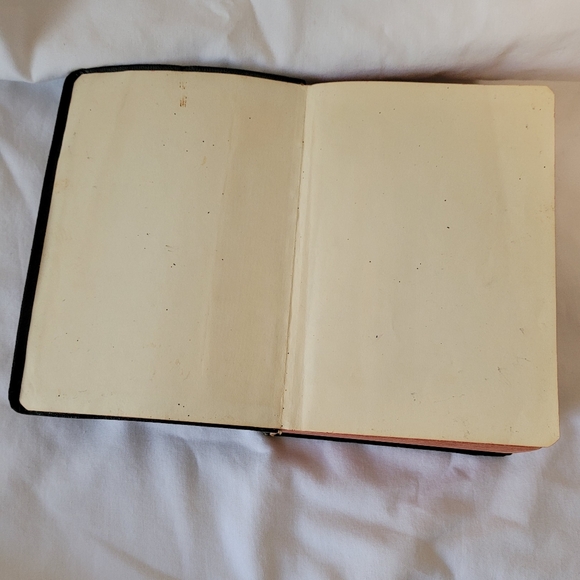 Vintage Holy Bible Concordance, 1962, Self-Pronouncing Edition - Picture 10 of 11